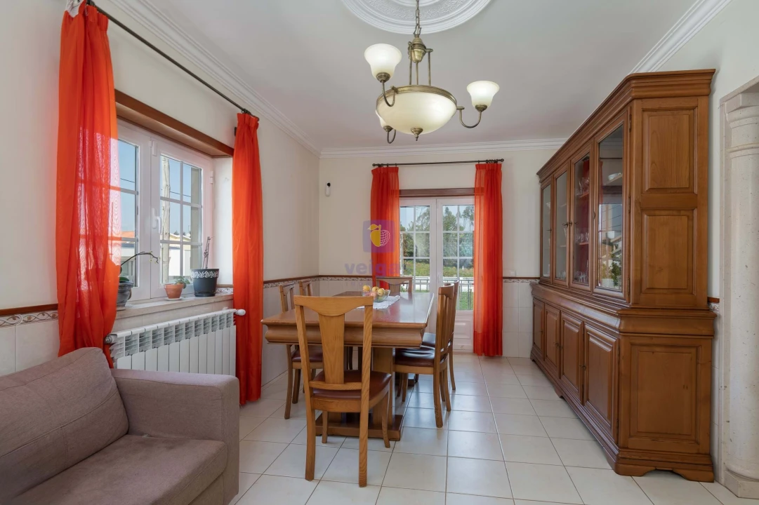 Moradia T5 para Venda em Santa Maria, São Pedro e Sobral da Lagoa Foto 23