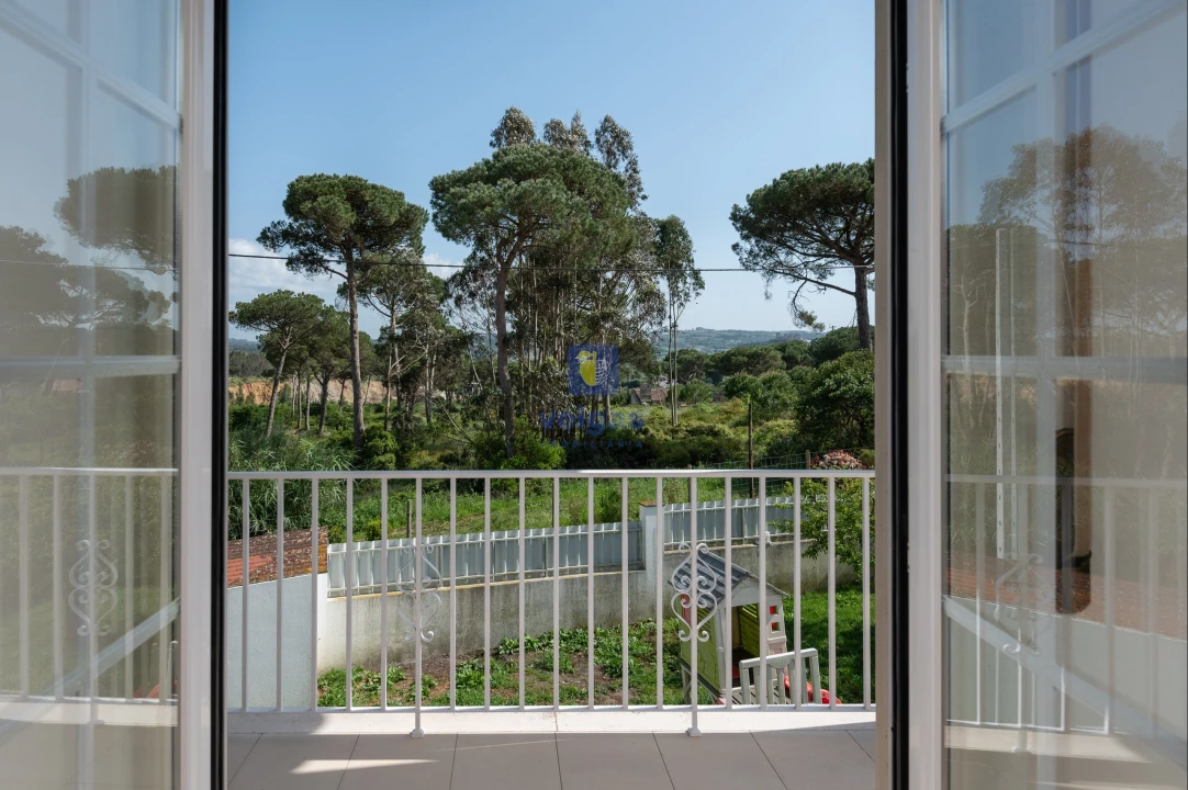 Moradia T5 para Venda em Santa Maria, São Pedro e Sobral da Lagoa Foto 48