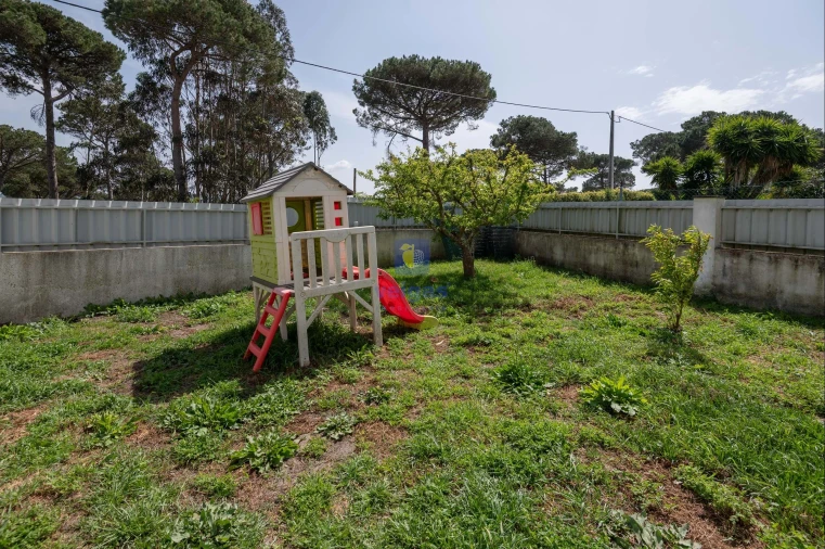 Moradia T5 para Venda em Santa Maria, São Pedro e Sobral da Lagoa Foto 16
