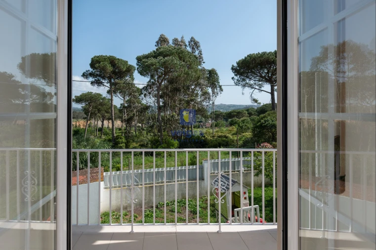 Moradia T5 para Venda em Santa Maria, São Pedro e Sobral da Lagoa Foto 54