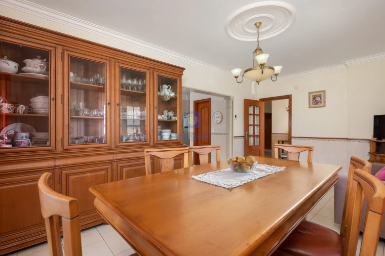 Moradia T5 para Venda em Santa Maria, São Pedro e Sobral da Lagoa Foto 24