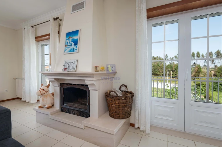 Moradia T5 para Venda em Santa Maria, São Pedro e Sobral da Lagoa Foto 42