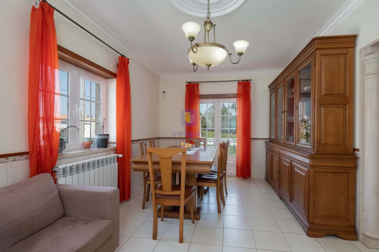 Moradia T5 para Venda em Santa Maria, São Pedro e Sobral da Lagoa Foto 23