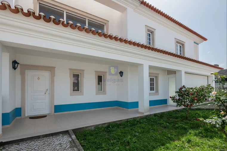 Moradia T5 para Venda em Santa Maria, São Pedro e Sobral da Lagoa Foto 22