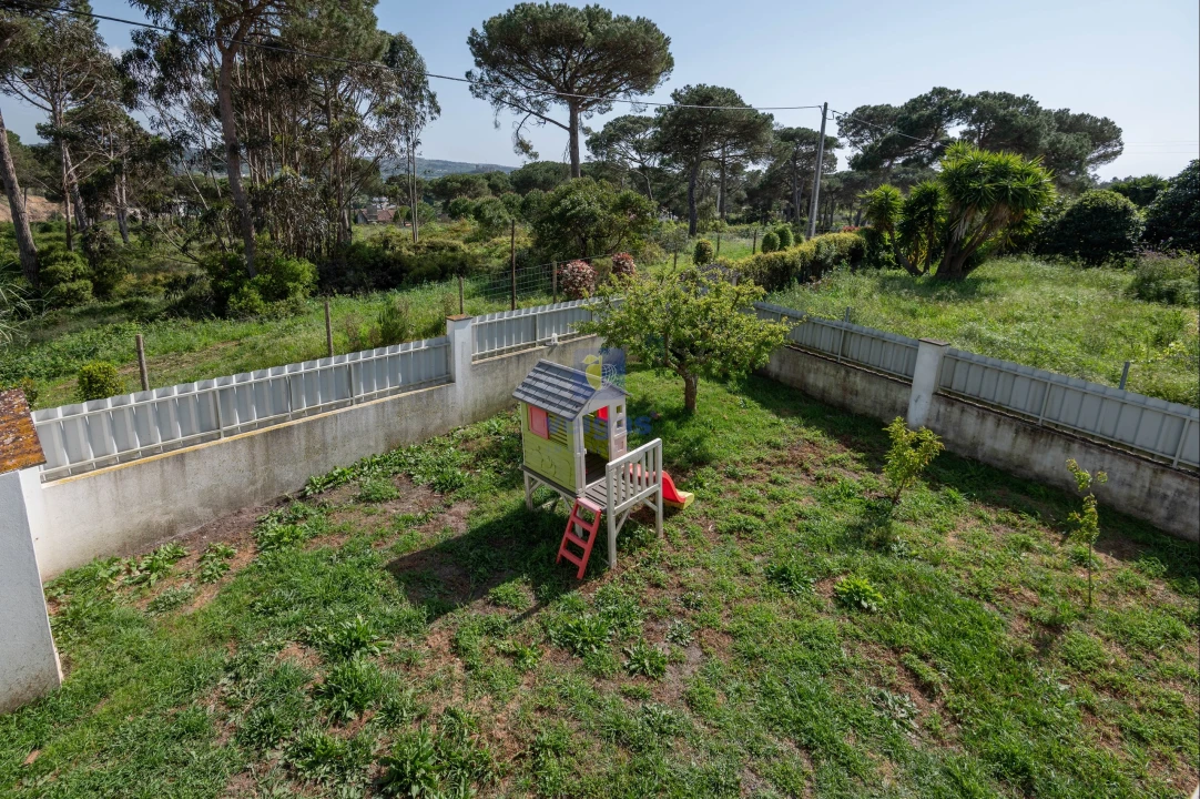 Moradia T5 para Venda em Santa Maria, São Pedro e Sobral da Lagoa Foto 49