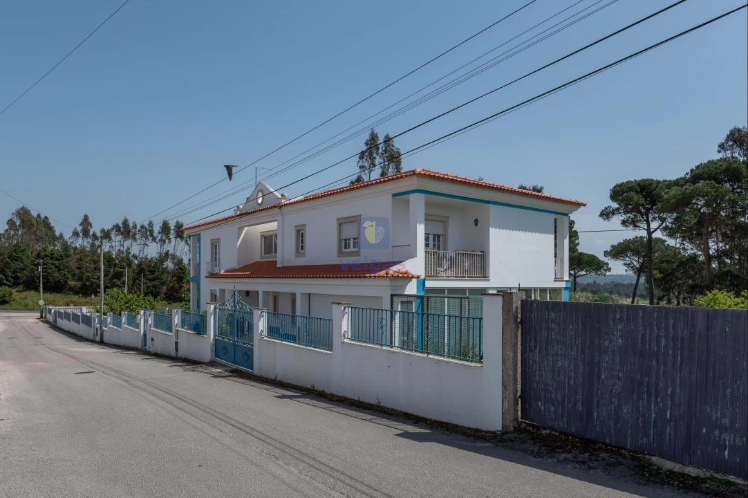 Moradia T5 para Venda em Santa Maria, São Pedro e Sobral da Lagoa Foto 17