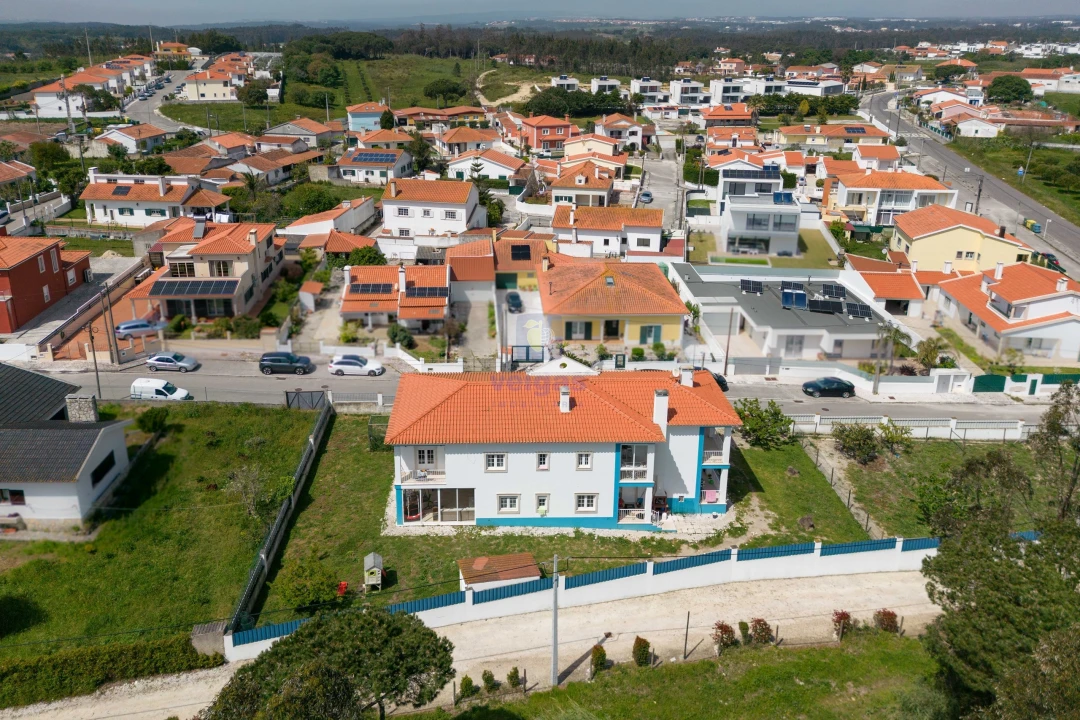Moradia T5 para Venda em Santa Maria, São Pedro e Sobral da Lagoa Foto 6