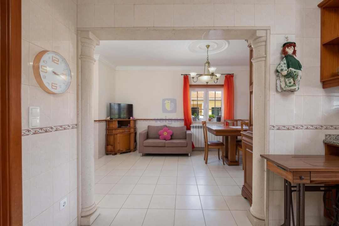 Moradia T5 para Venda em Santa Maria, São Pedro e Sobral da Lagoa Foto 25