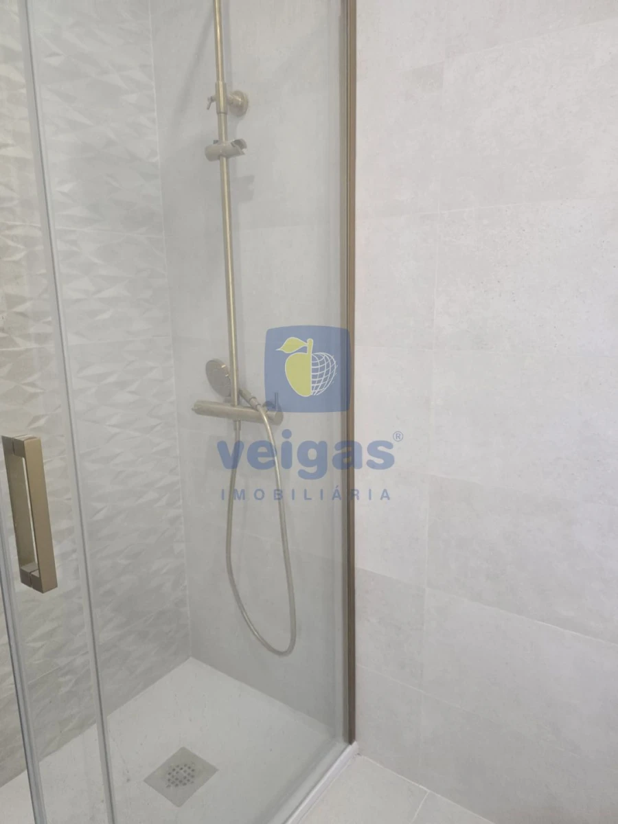 Apartamento T2 para Venda em Venteira Foto 13