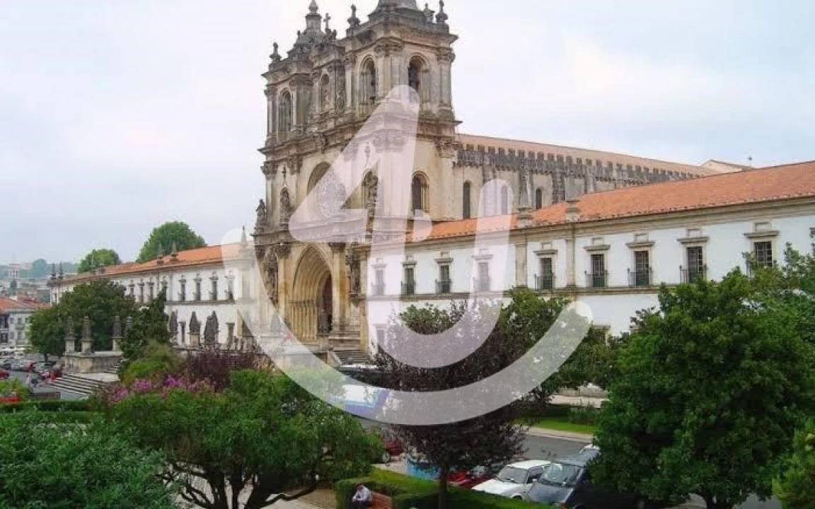 Apartamento T2 para Venda em Alcobaça e Vestiaria Foto 9