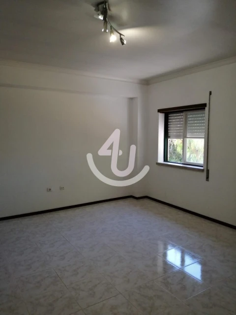 Apartamento T2 para Venda em Alcobaça e Vestiaria