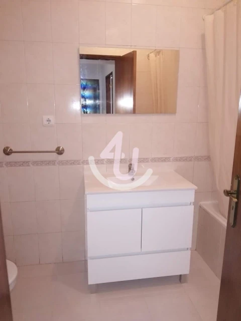 Apartamento T2 para Venda em Alcobaça e Vestiaria