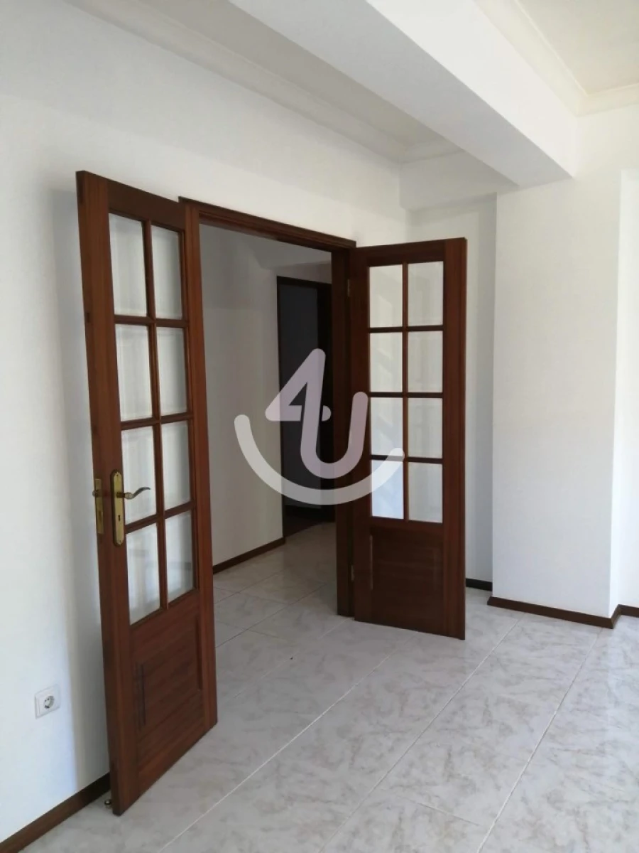 Apartamento T2 para Venda em Alcobaça e Vestiaria Foto 4