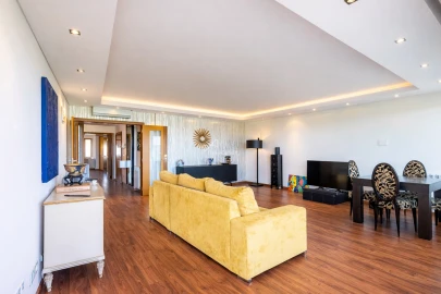 Apartamento T4 para Venda em Loures