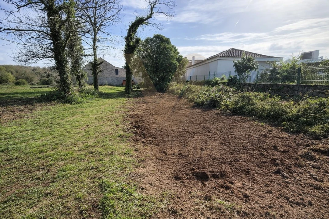 Terreno para Venda em Mazarefes e Vila Fria Foto 2
