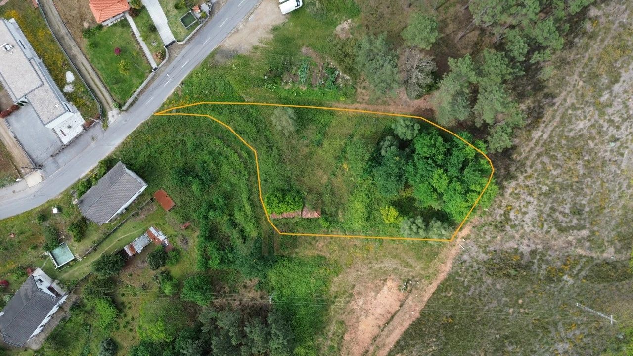 Terreno para Venda em Calheiros Foto 3