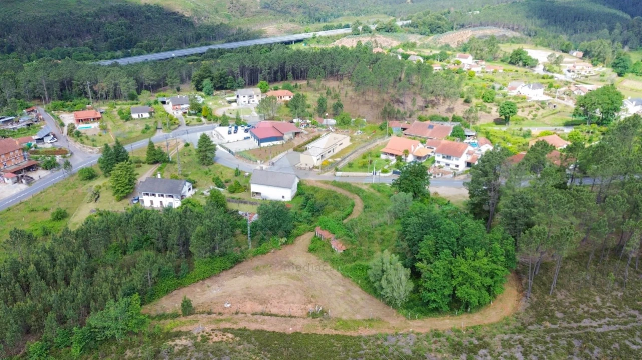 Terreno para Venda em Calheiros Foto 7