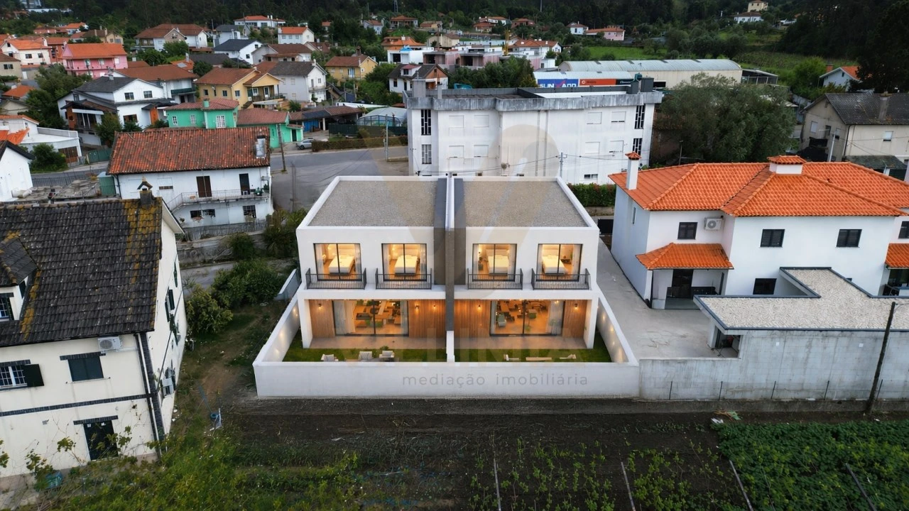 Terreno para Venda em Correlhã Foto 3