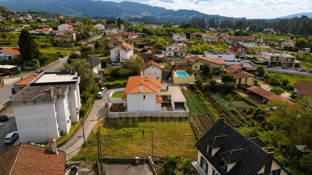 Terreno para Venda em Correlhã Foto 6