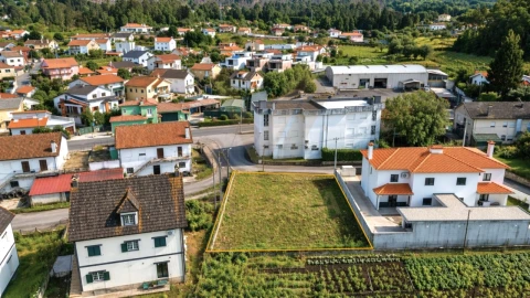 Terreno para Venda em Correlhã