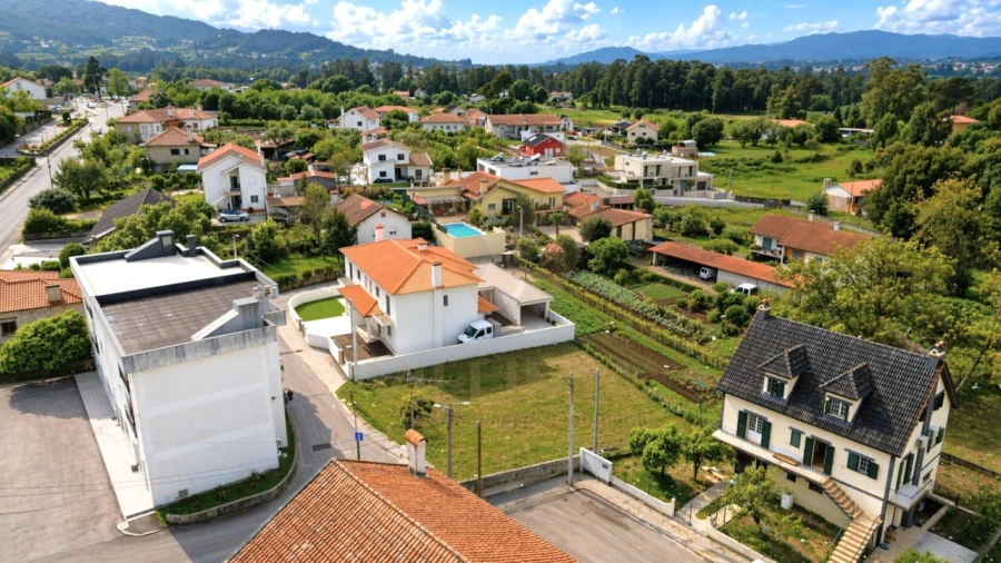 Terreno para Venda em Correlhã Foto 4