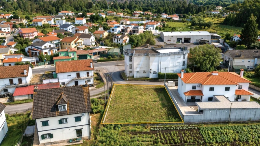 Terreno para Venda em Correlhã