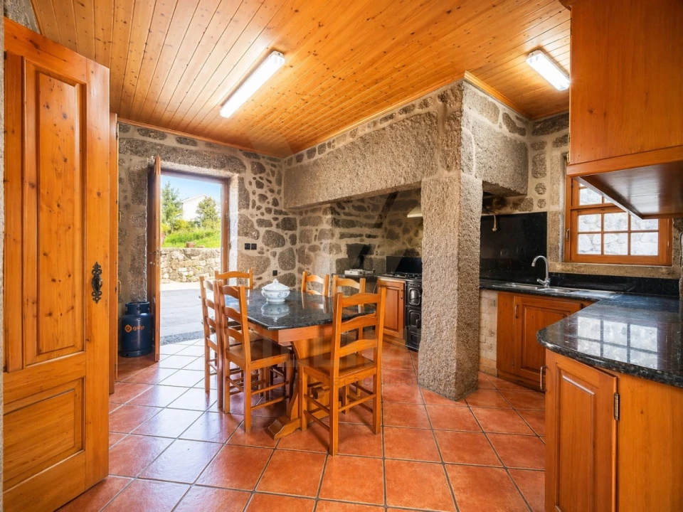 Moradia T2 para Venda em Subportela, Deocriste e Portela Susã Foto 9