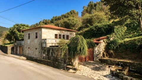 Moradia T2 para Venda em Subportela, Deocriste e Portela Susã