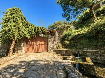 Moradia T2 para Venda em Subportela, Deocriste e Portela Susã