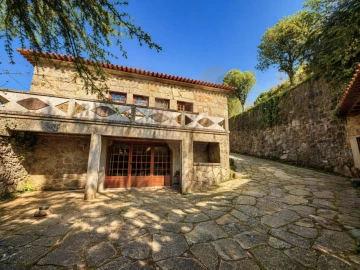 Moradia T2 para Venda em Subportela, Deocriste e Portela Susã