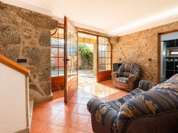 Moradia T2 para Venda em Subportela, Deocriste e Portela Susã