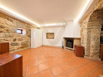 Moradia T2 para Venda em Subportela, Deocriste e Portela Susã