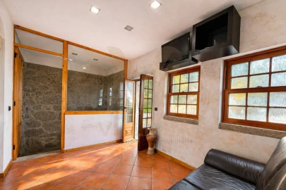 Moradia T2 para Venda em Subportela, Deocriste e Portela Susã