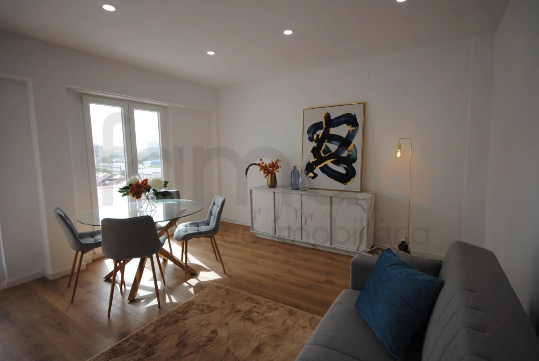 Apartamento T3 para Venda em Benfica Foto 4