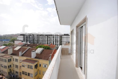 Apartamento T3 para Venda em Benfica