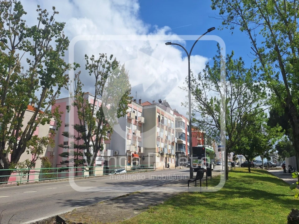 Apartamento T1 para Venda em Alto do Seixalinho, Santo André e Verderena Foto 30