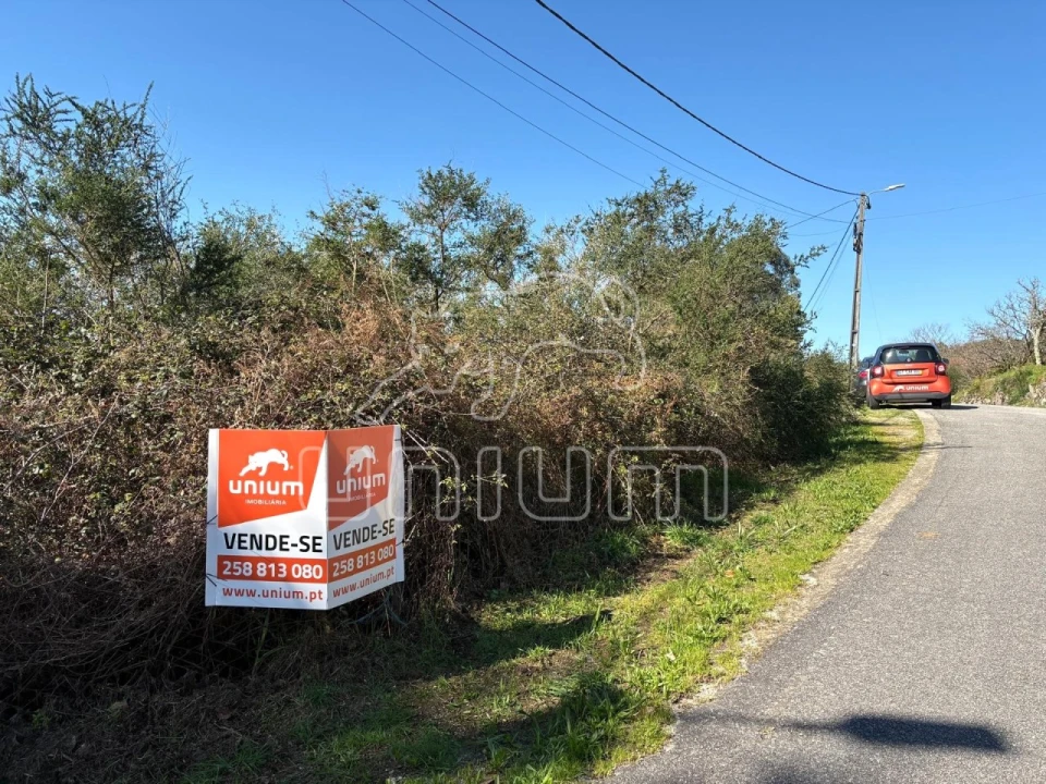 Terreno para Venda em Padornelo Foto 2