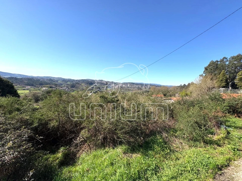 Terreno para Venda em Padornelo Foto 3