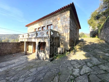 Moradia T3 para Venda em Subportela, Deocriste e Portela Susã