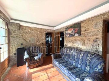 Moradia T3 para Venda em Subportela, Deocriste e Portela Susã