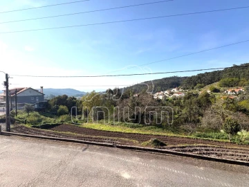 Moradia T3 para Venda em Subportela, Deocriste e Portela Susã