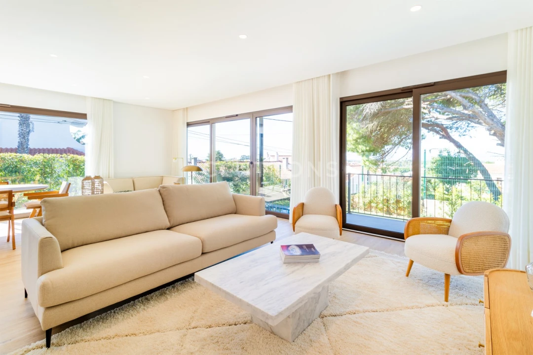 Moradia T3 para Venda em Alcabideche Foto 2