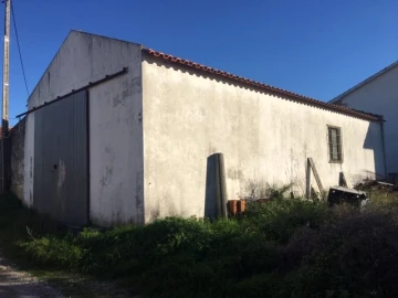 Armazém para Venda em Romeira e Várzea