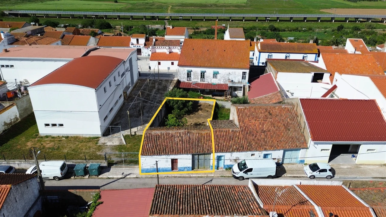 Moradia T2 para Venda em Alvalade Foto 1