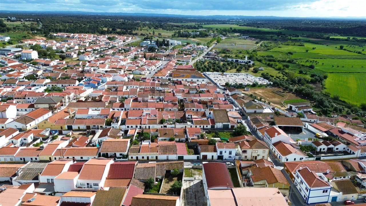 Moradia T2 para Venda em Alvalade Foto 24