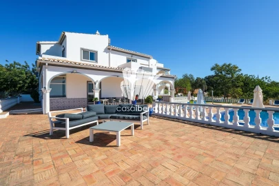 Moradia T6 para Venda em Conceição e Estoi