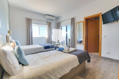 Moradia T6 para Venda em Conceição e Estoi