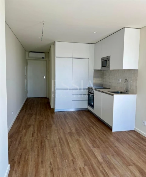 Apartamento T1 para Venda em Lordelo do Ouro e Massarelos