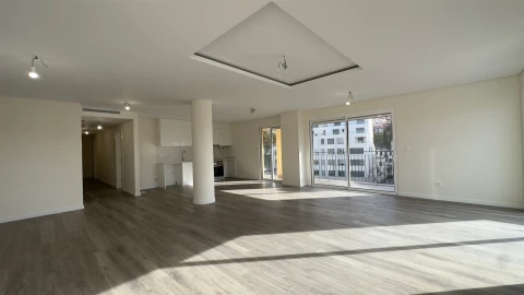 Apartamento T3 para Venda em Funchal (Se)
