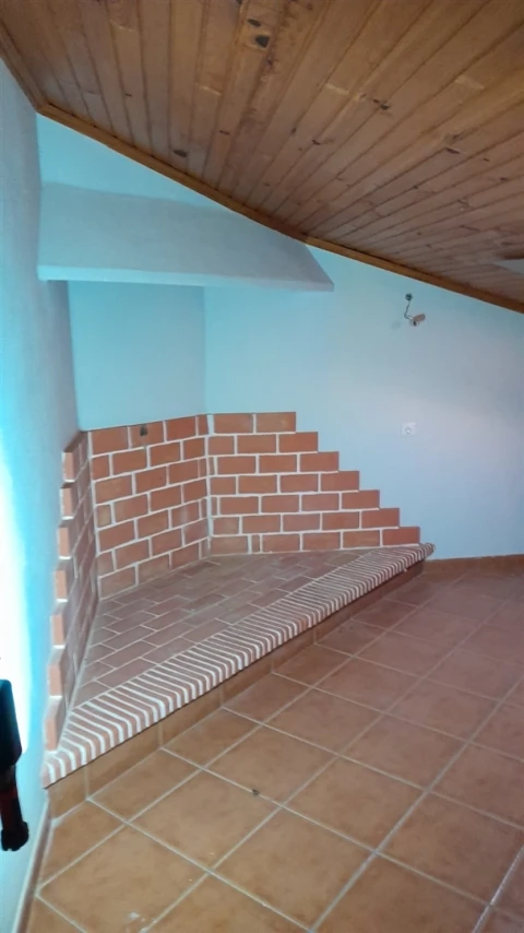 Moradia T2 para Venda em Melo e Nabais